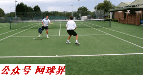 正手放网球的训练方法